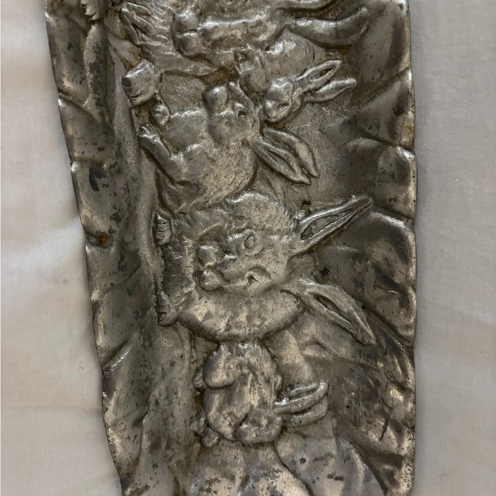Silver Decorative Tray with Rabbit Design - Picture 4 of 8